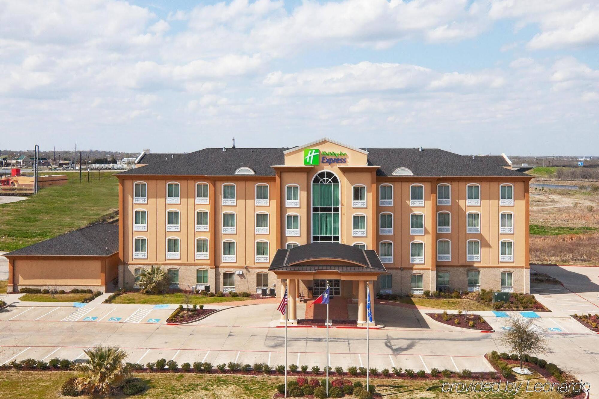 Holiday Inn Express Hotel And Suites Corsicana I-45 By Ihg Εξωτερικό φωτογραφία